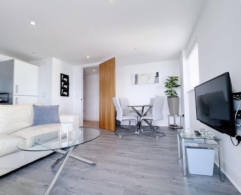 Stylish Seaview One-Bedroom Apt Swansea Exteriér fotografie