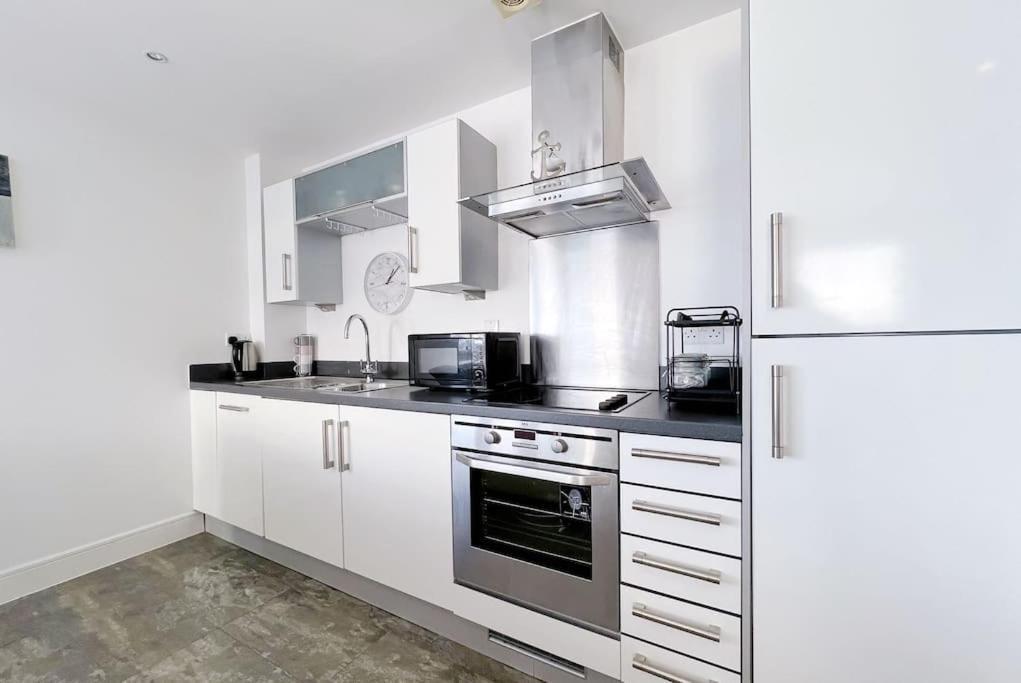 Stylish Seaview One-Bedroom Apt Swansea Exteriér fotografie
