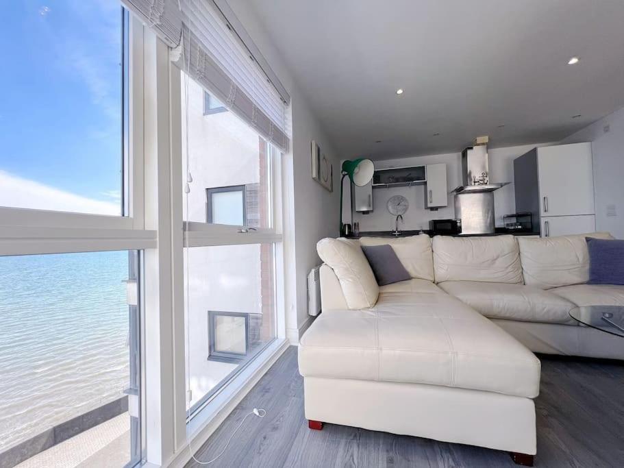 Stylish Seaview One-Bedroom Apt Swansea Exteriér fotografie